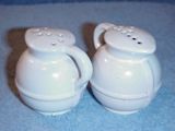 Guernsey shakers glazed white sand
